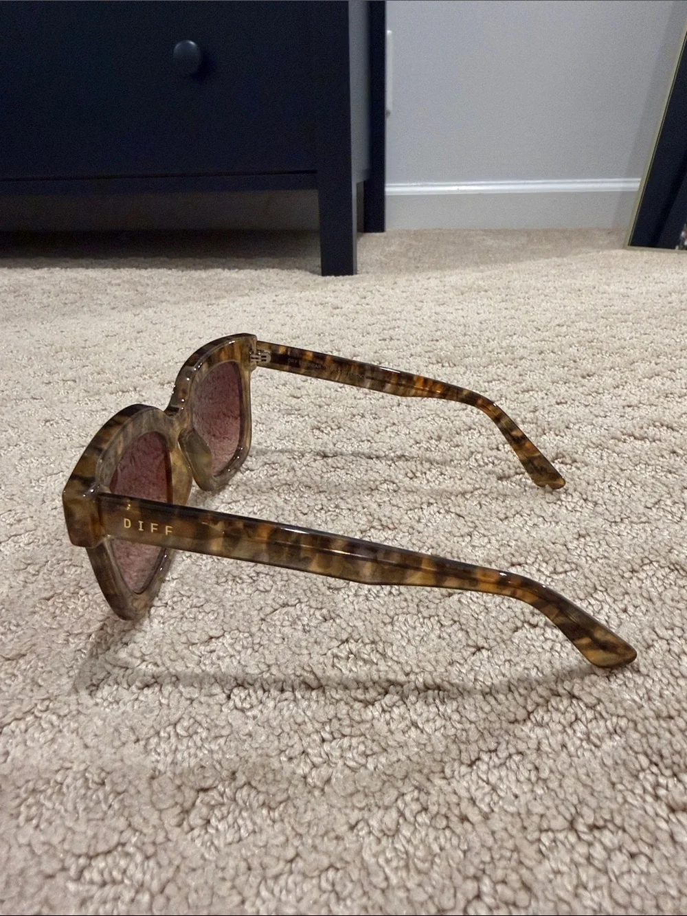 Diff Makay Sunglasses in Cream Tortoise